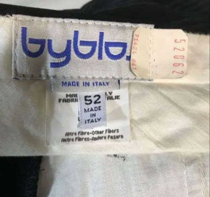 希少【ビブロス 】スーツ 日本未入荷 イタリーミラノ製 アルマーニ 希少【ビブロス 】スーツ 日本未入荷 イタリーミラノ製 アルマーニ