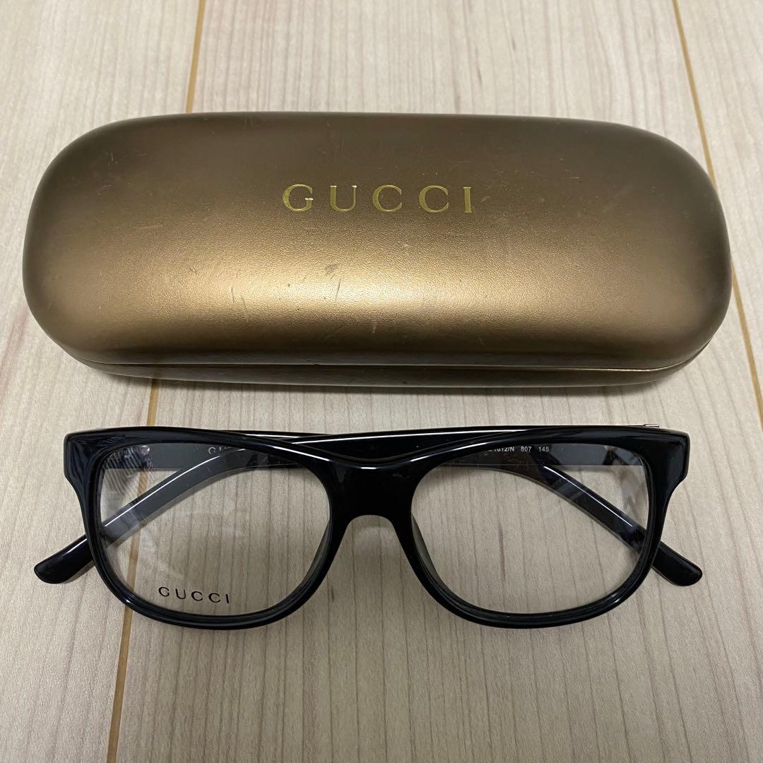 GUCCI グッチ サングラス メガネ 黒縁 ロゴ入り 小物