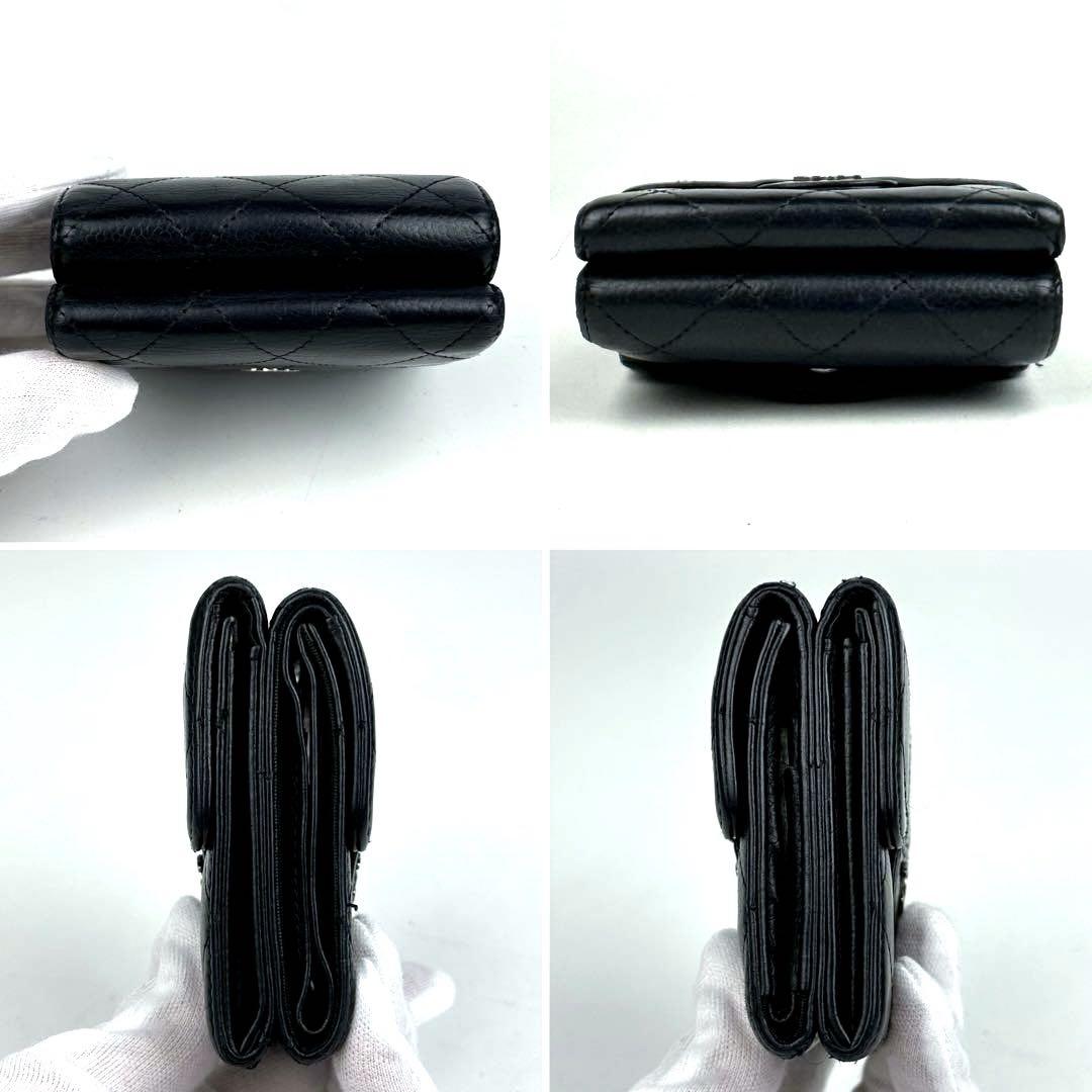 美品●シャネル　折り財布　マトラッセ　ココマーク　二つ折り　ラムスキン　黒系
