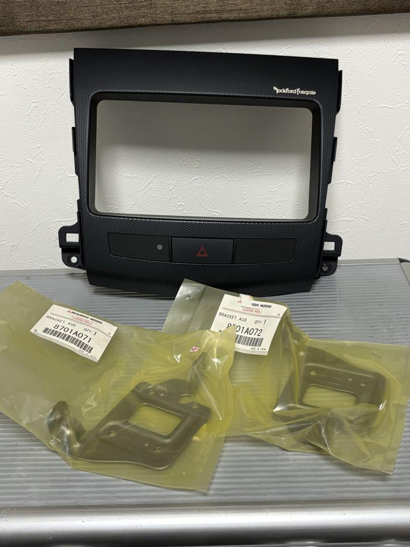 ☆❗️三菱❗️アウトランダー用2DIN用パネルと2DIN用 ステー セット