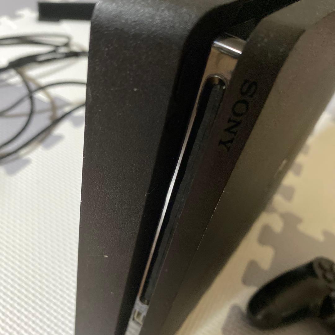 PlayStation 4 本体 + コントローラー PlayStation 4 本体 + コントローラー