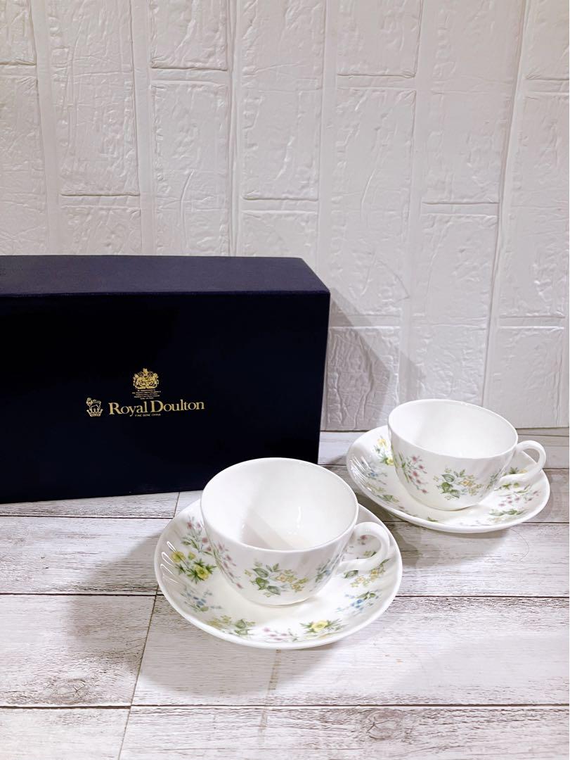 Royal Doultonペアティーカップ　花柄