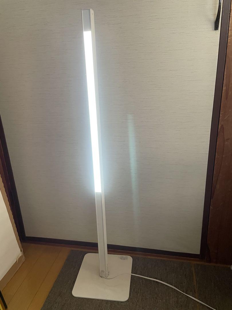 無印良品　LEDフロアライト ホワイト スリムデザイン