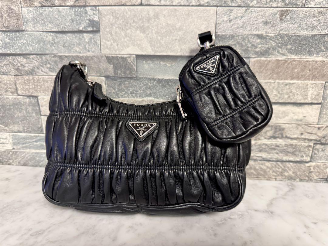 バッグ PRADA Re-Edition 2005 Nappa Gaufre Bag