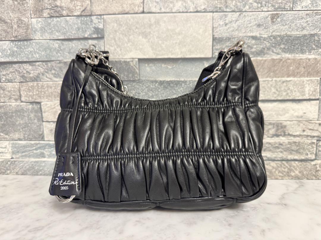 バッグ PRADA Re-Edition 2005 Nappa Gaufre Bag