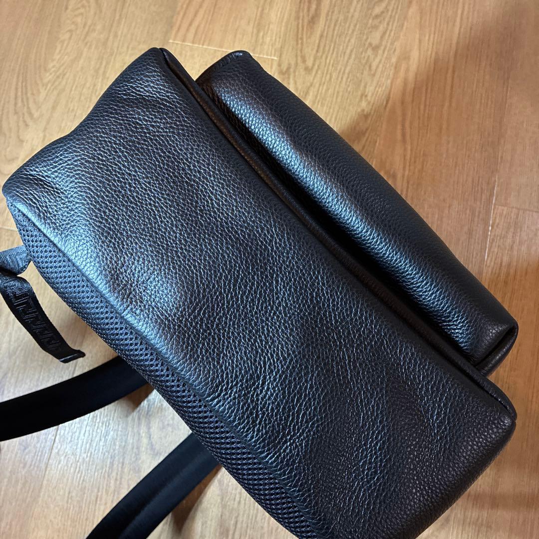 【未使用品】ヴェルサーチ メデューサ カーフレザー バックパック ブラック 【未使用品】ヴェルサーチ メデューサ カーフレザー バックパック ブラック