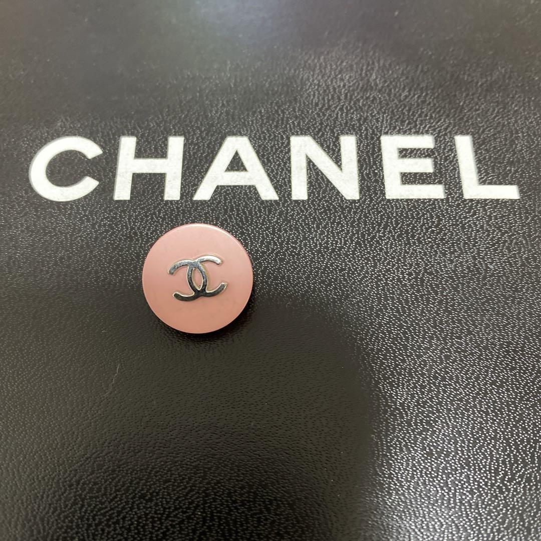 CHANEL ピンクボタン ダブルCロゴ