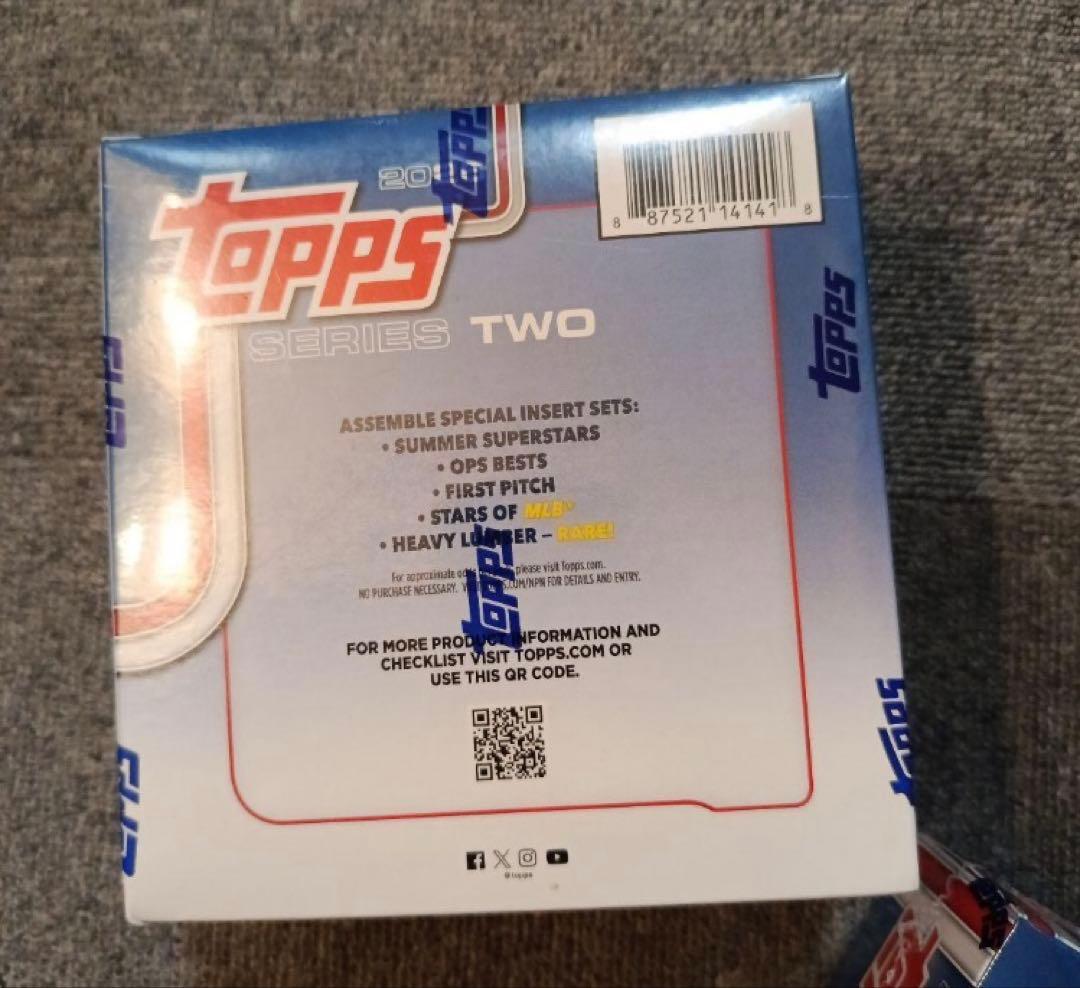 新品未開封 Topps 2025 Series 2 Mega Box 新品未開封 Topps 2025 Series 2 Mega Box