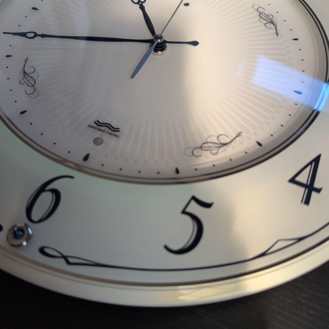 SEIKO　プレミアム　RADIO WAVE ホワイト掛電波時計 直径約33cm