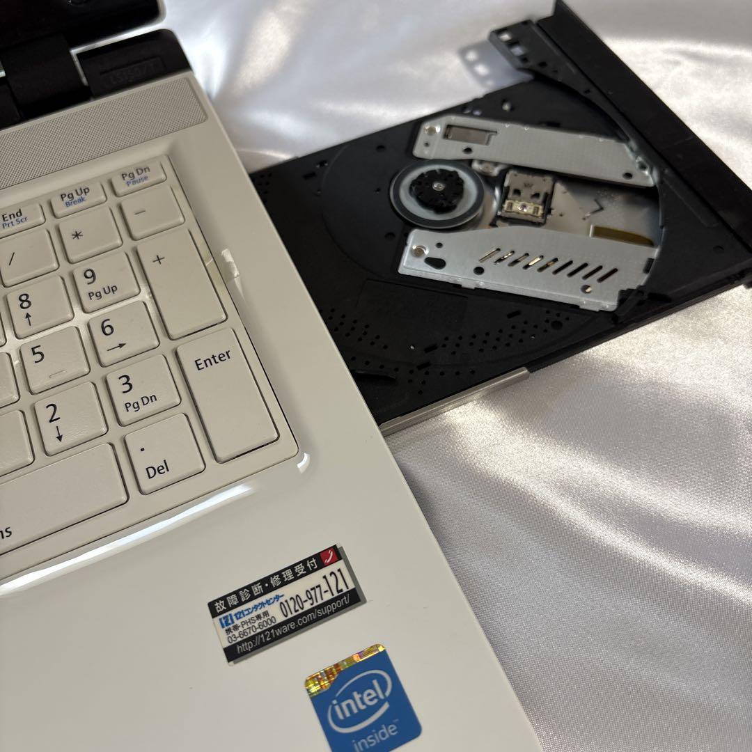 【極美品】　NEC LaVie ノートパソコン　PC-LS150 ホワイト