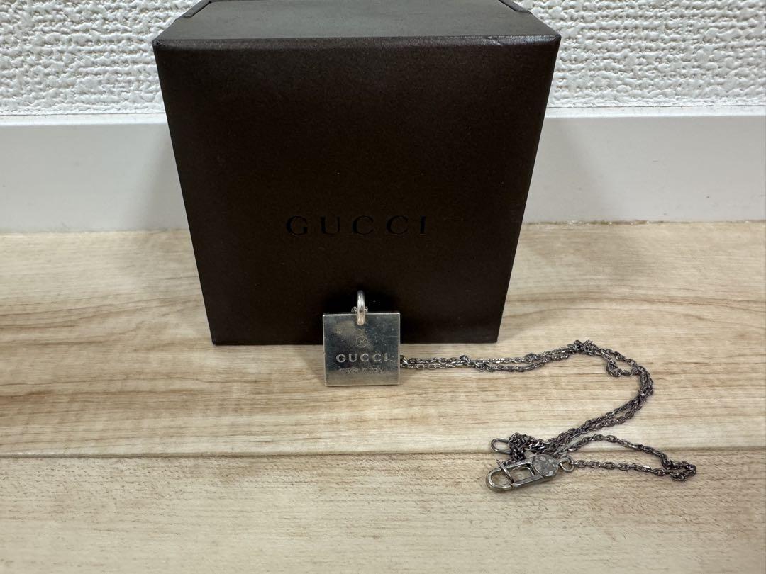 GUCCI スクエアプレート　ネックレス