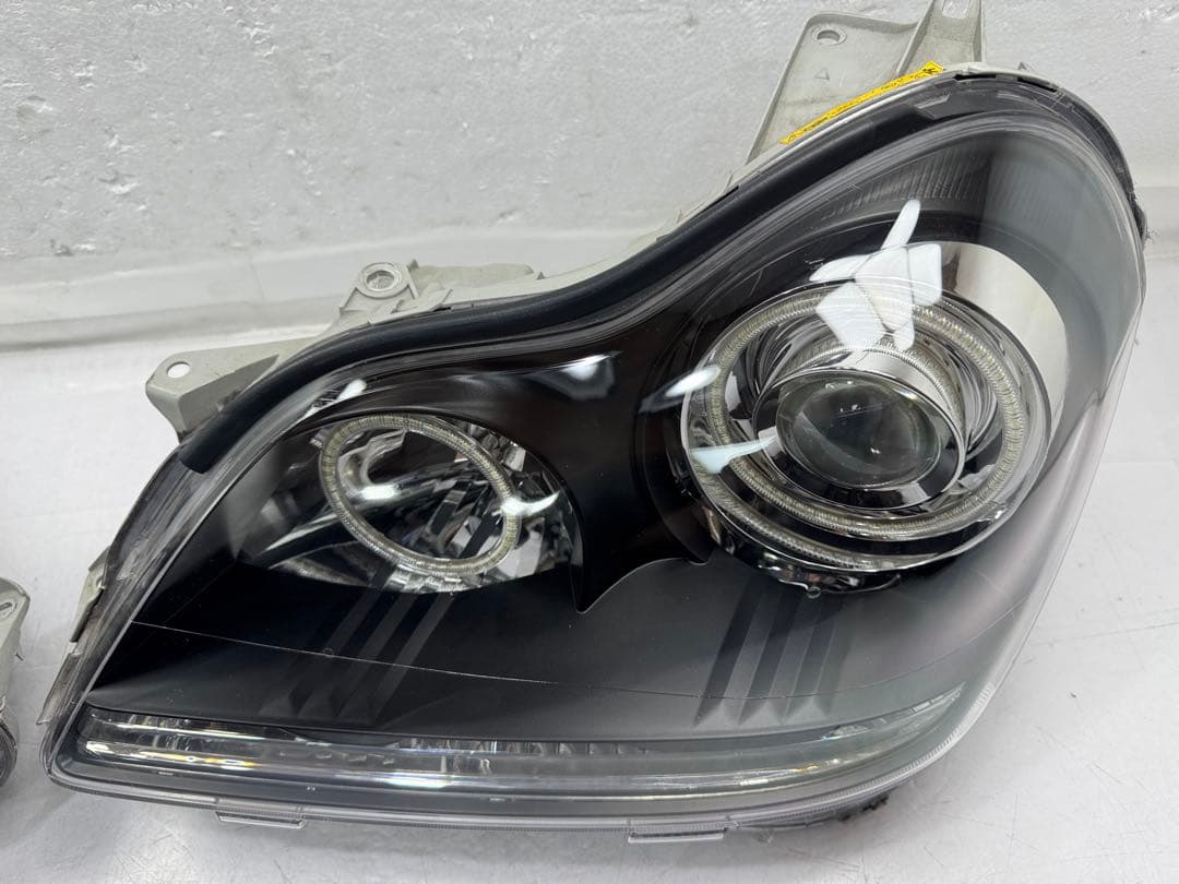 トヨタ純正 クラウン マジェスタ UZS186 ヘッドライト ヘッドランプ