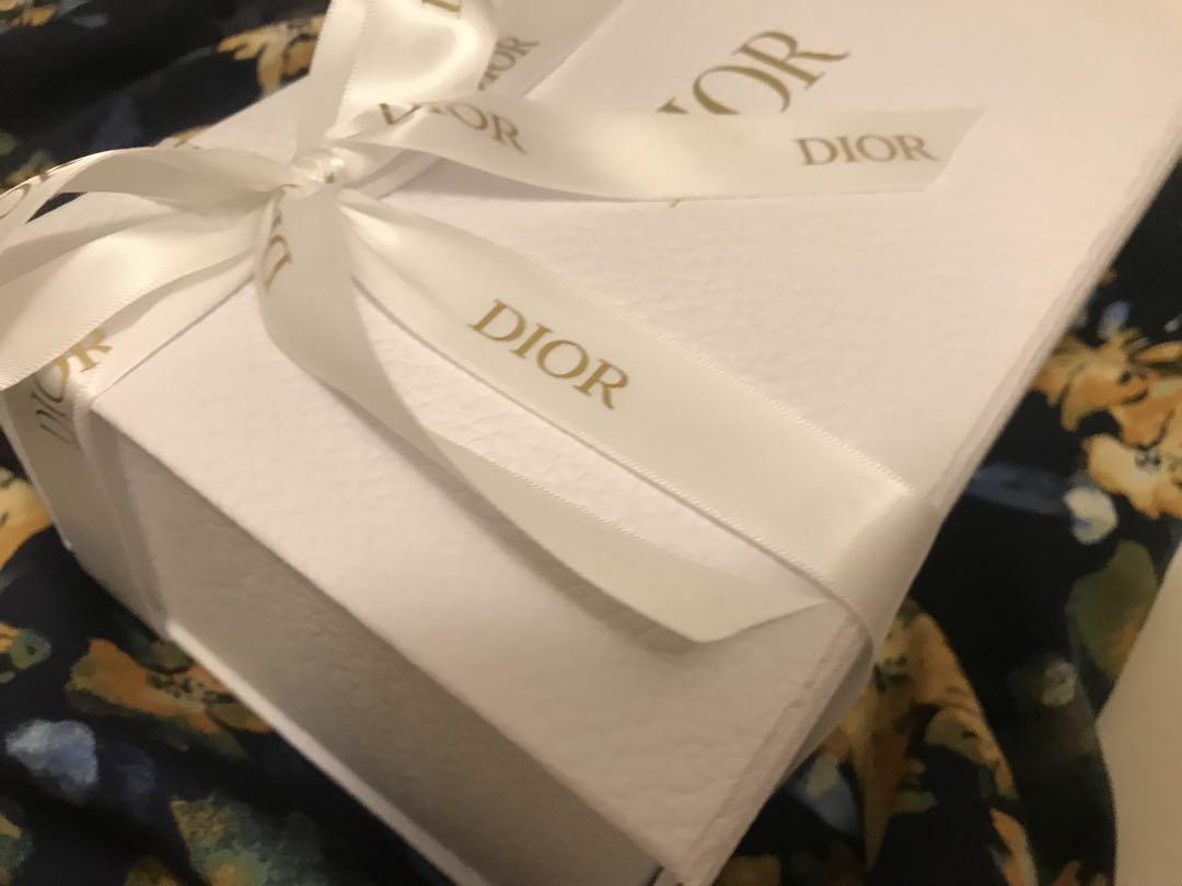Dior ゴマージュ プレゼント包装！ショッパーつけれます