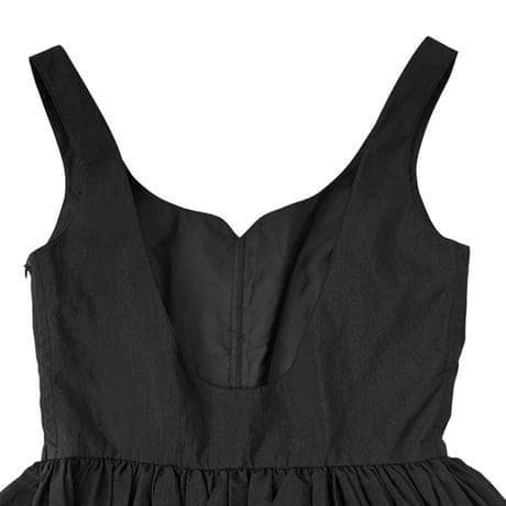 ND726ね@ MECRE 新品タグ付き3.2万 ドレス キャミ ワンピース M