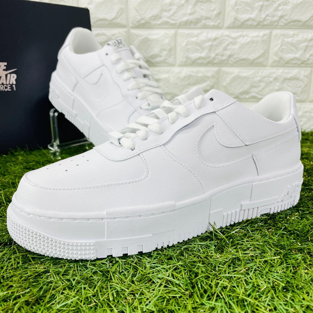 上品 W ナイキ エアフォース1 AF1 ホワイト 白 スニーカー NIKE 超お値打ち WMNS NIKE エアフォース1 ナイキ AF1 ピクセル 23 PIXEL スニーカー