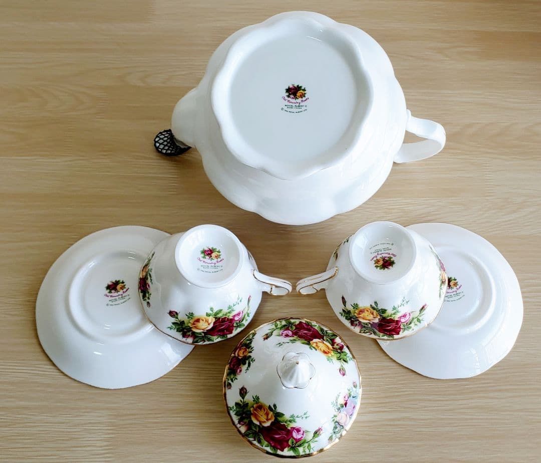 話題の人気 「未使用」ロイヤルアルバート ティーポット カップ