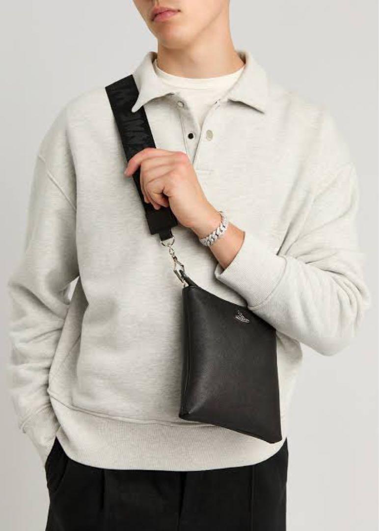 新品*VivienneWestwood *ブラックサフィアーノ ショルダーバッグ