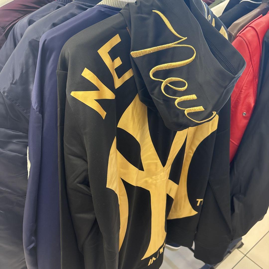 【SALE】New York Yankees フルジップパーカーマジェスティック