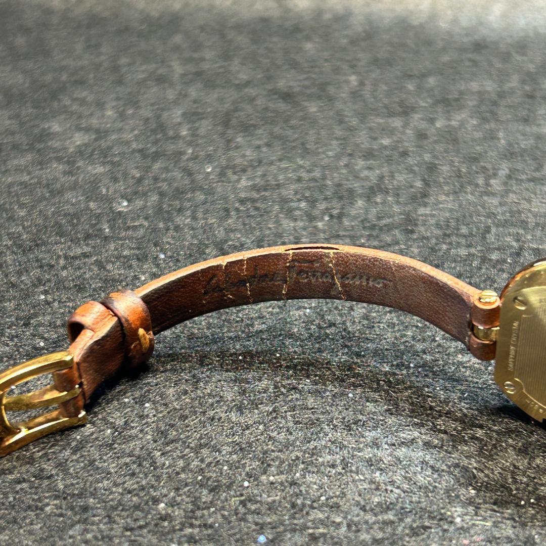 【人気】Ferragamo フェラガモ ガンチーニ ピンクゴールド シェル文字盤 【人気】Ferragamo フェラガモ ガンチーニ ピンクゴールド シェル文字盤