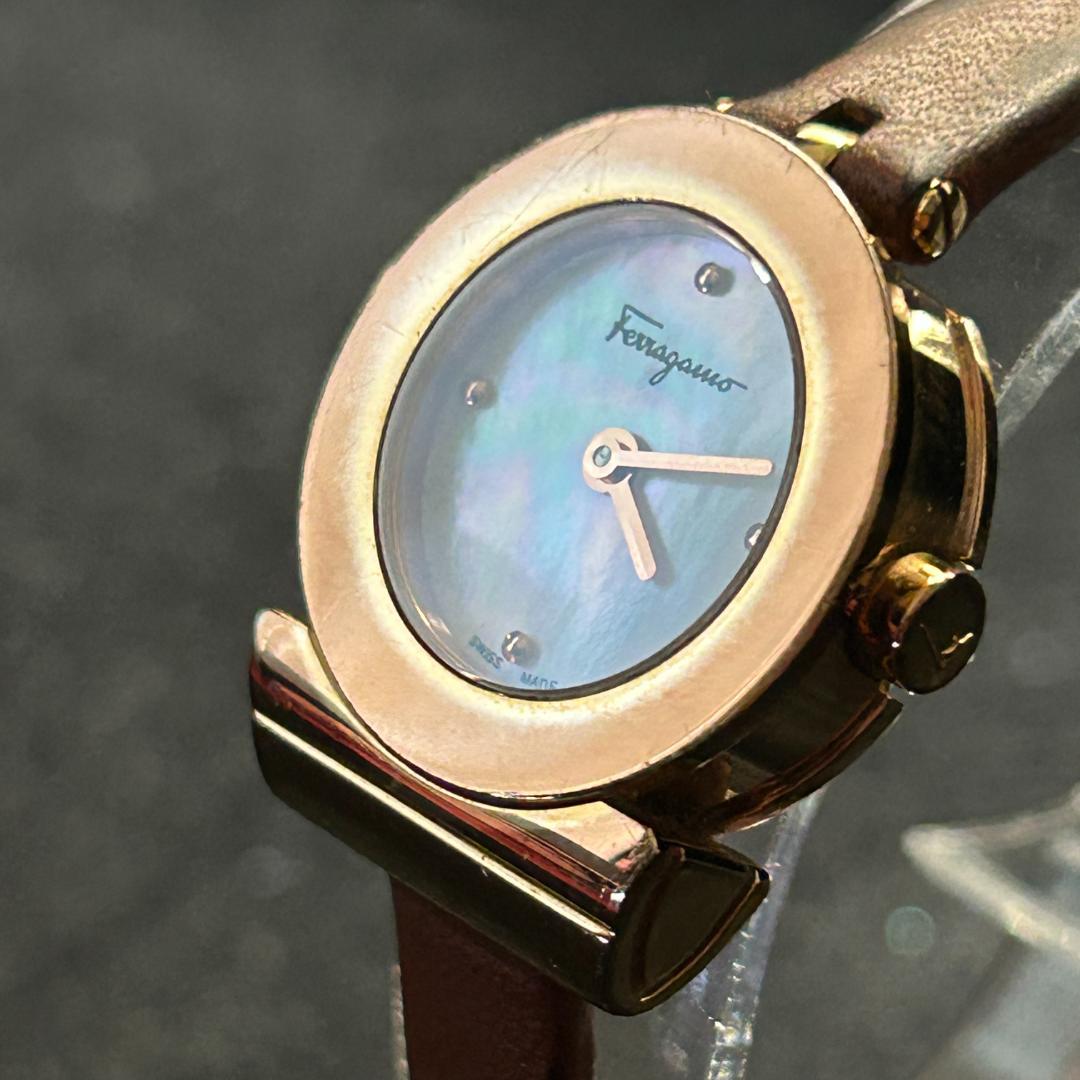 【人気】Ferragamo フェラガモ ガンチーニ ピンクゴールド シェル文字盤 【人気】Ferragamo フェラガモ ガンチーニ ピンクゴールド シェル文字盤