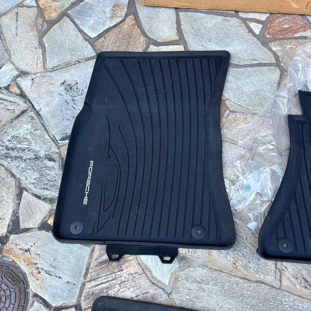 ⭐️ポルシェマカンラバーフロアマット右ハンドル純正おまけ付⭐️