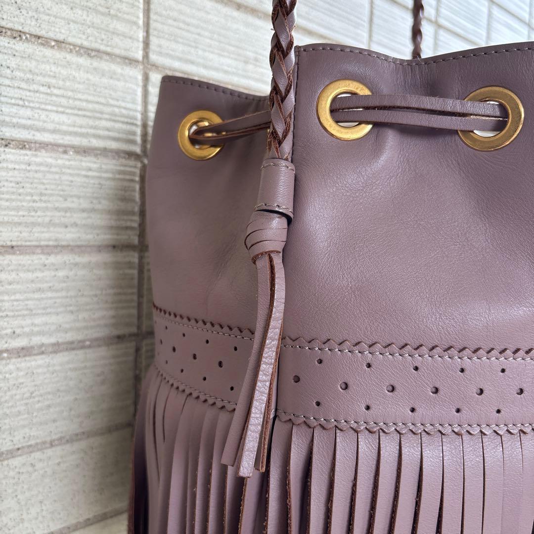 J&M DAVIDSON レザーショルダーバッグ モーヴピンク フリンジ J&M DAVIDSON レザーショルダーバッグ モーヴピンク フリンジ