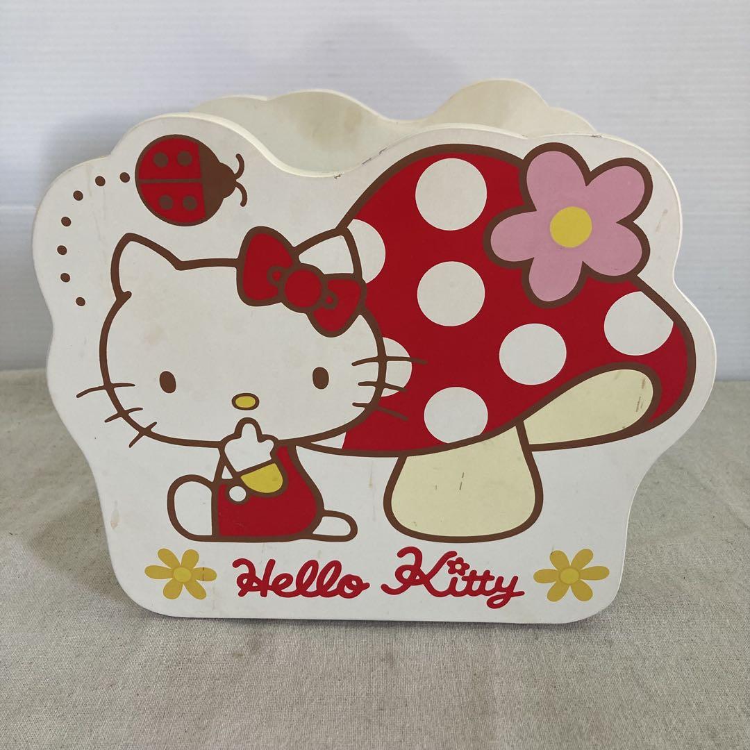 最新入荷 希少☆2006年製】ハローキティ 収納ボックス 花 キノコ 木製 小物入れ