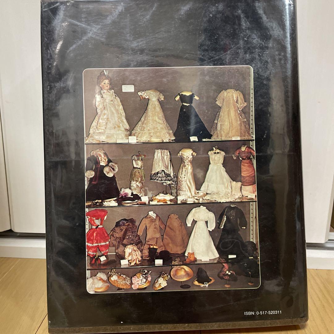 洋書 The Collector's Book of Doll's Clothes