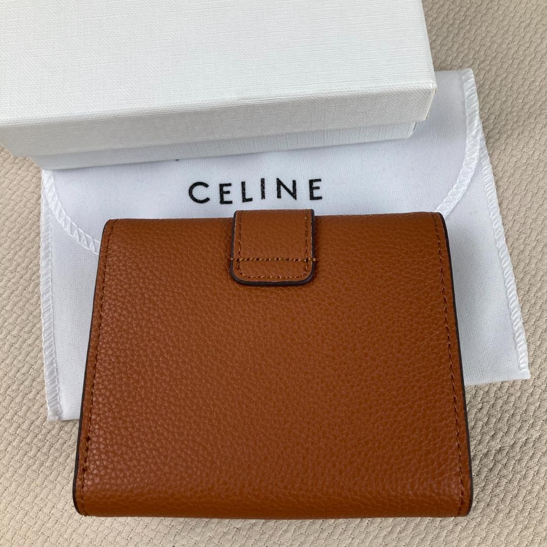 CELINE ブラウンレザー 三つ折り財布*03* CELINE ブラウンレザー 三つ折り財布 - メルカリ