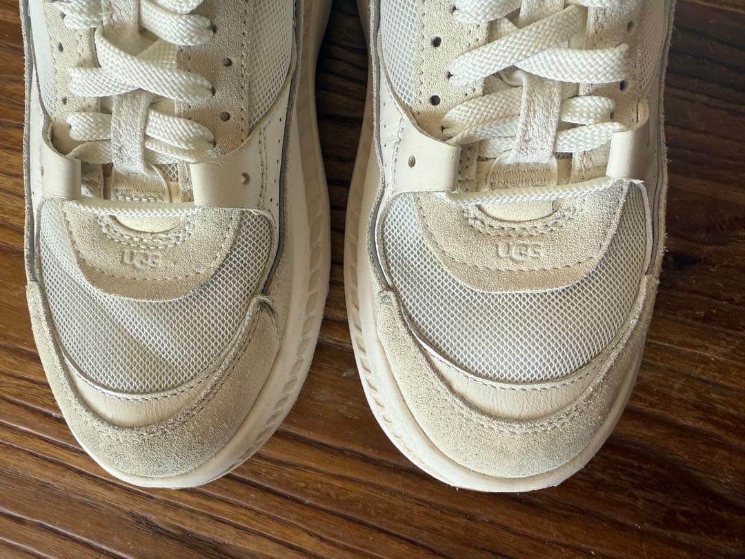 UGG CA805 ホワイトベージュ　24cm