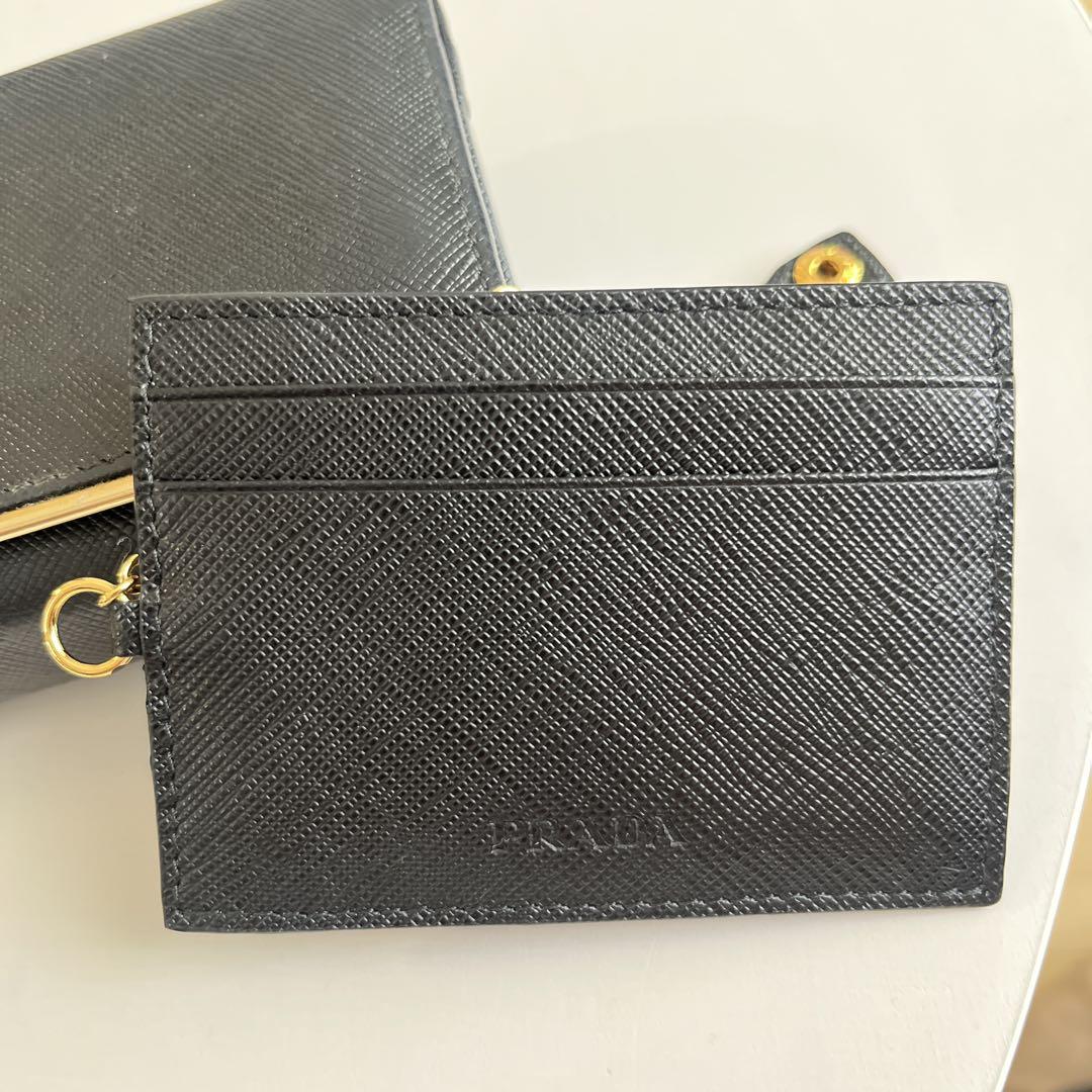 PRADA ブラックレザー長財布