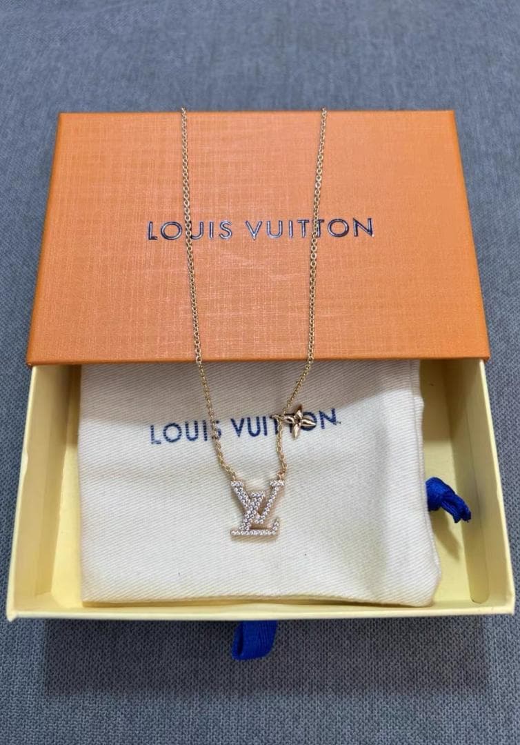 Louis Vuitton ネックレス LVロゴ 星型チャーム*03