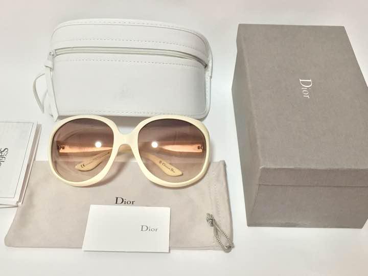 Dior ディオール グロッシー サングラス 白フレーム 浜崎あゆみ着用 - メルカリ Dior ディオール グロッシー サングラス 白フレーム 浜崎あゆみ着用 - メルカリ