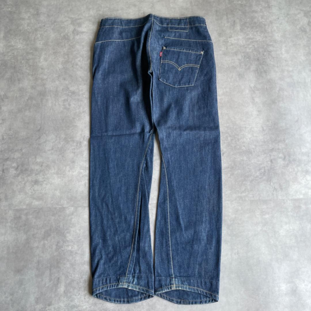 リーバイス エンジニアード ジーンズ W31 00s ユーロ 青 15304 リーバイス エンジニアード ジーンズ W31 00s ユーロ 青 15304