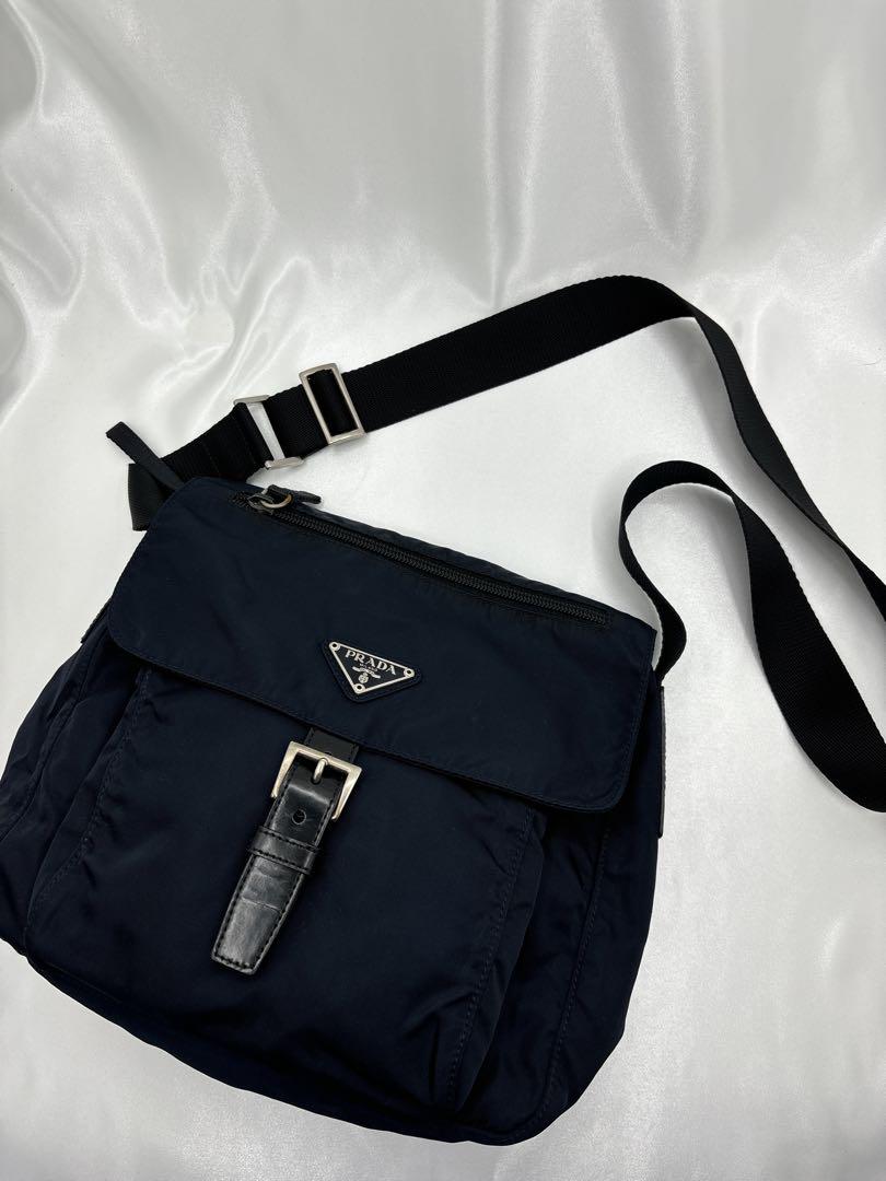 PRADA プラダ ショルダーバッグ メッセンジャーバッグ 三角ロゴ
