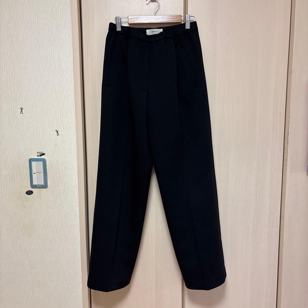 Cushion Easy Trousers 黒 新品未使用タグ付き 値下げ中 Cushion Easy Trousers 黒 新品未使用タグ付き 値下げ中