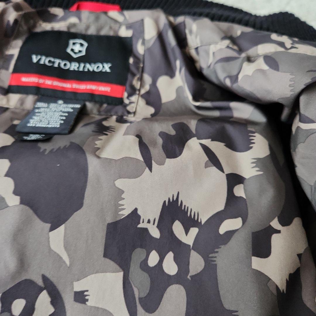 ダウン　VICTORINOXビクトリノックス　迷彩ダウンジャンパー