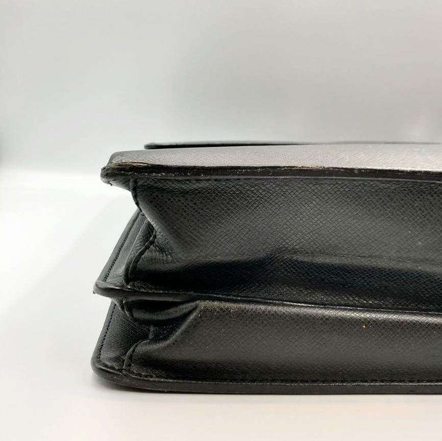 ルイヴィトン ネオ ロブスト1 アルドワーズ ビジネスバッグ ブラック