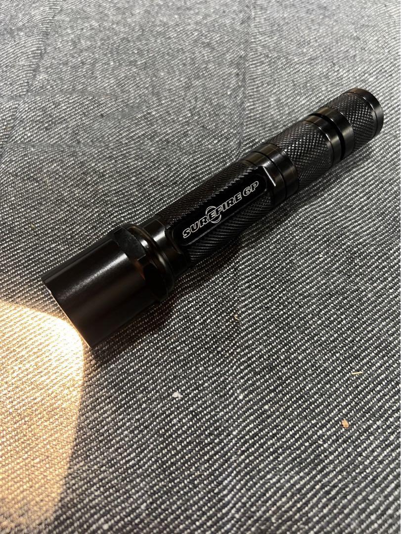 Surefire 懐中電灯