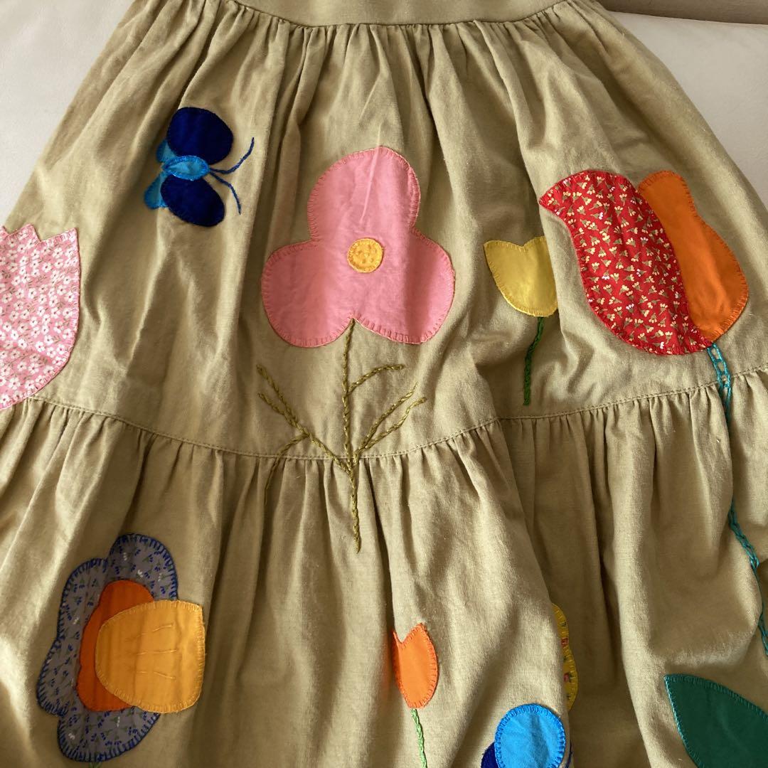 1970年代　ビンテージ　アップリケスカート　刺繍　パッチワーク　お花　蝶々 1970年代 ビンテージ アップリケスカート 刺繍 パッチワーク