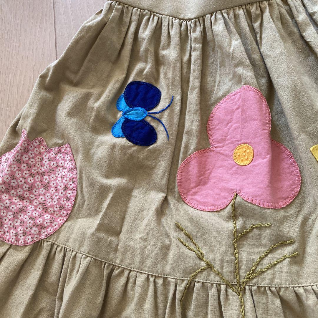1970年代　ビンテージ　アップリケスカート　刺繍　パッチワーク　お花　蝶々 1970年代 ビンテージ アップリケスカート 刺繍 パッチワーク