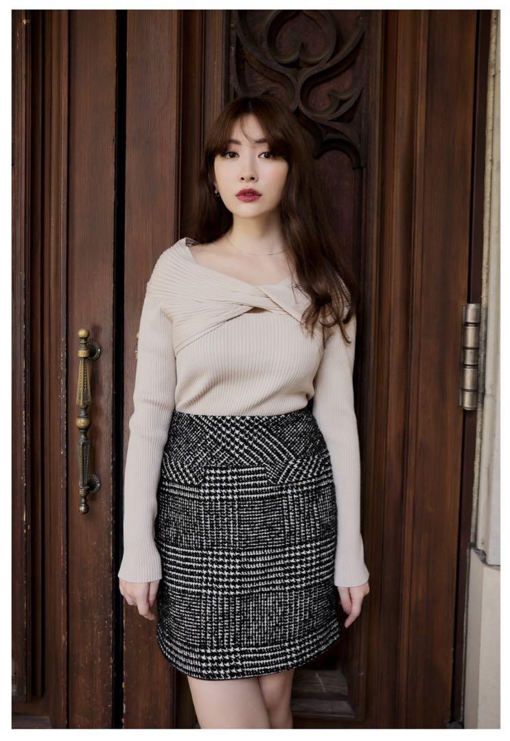 Herlipto Twist Cut-Out Rib Knit Top