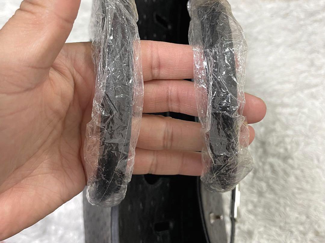 【新品】オーストリッチハンドバッグ南京錠A4 シルバー金具