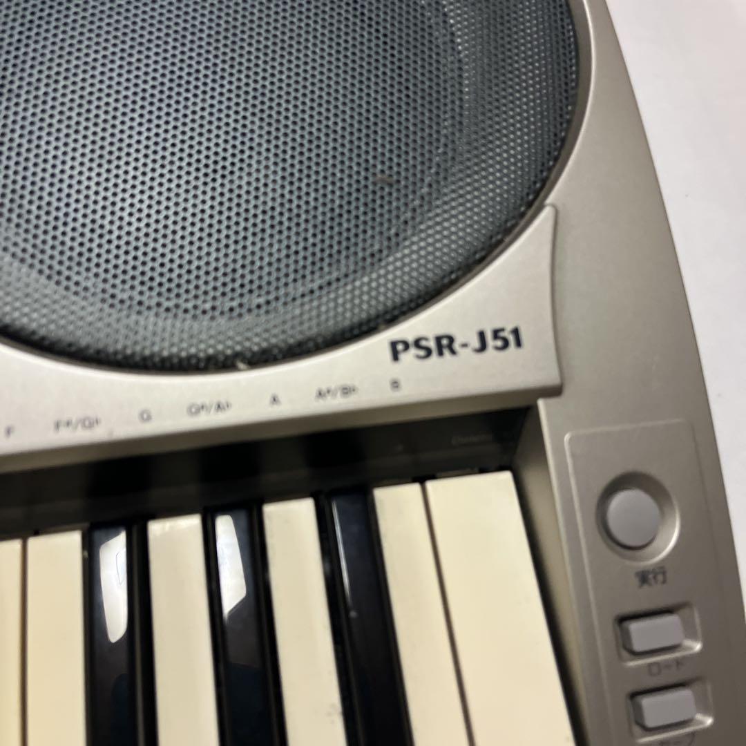 電子キーボード シルバー系
