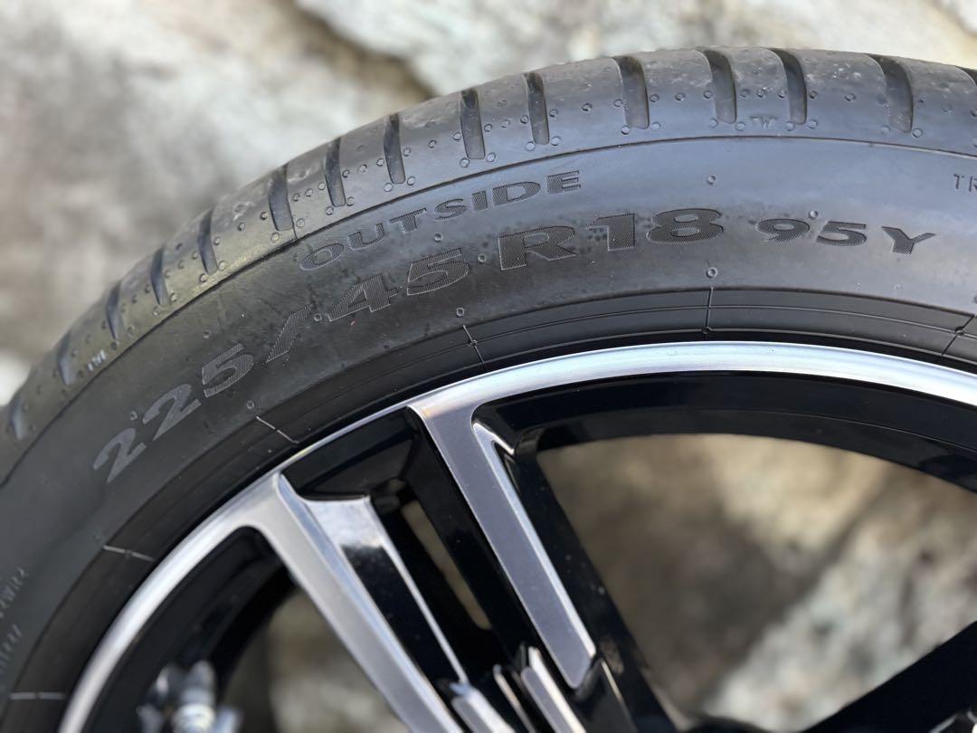 BMW 純正ホイール　ピレリタイヤ225/45、18インチアロイホイール