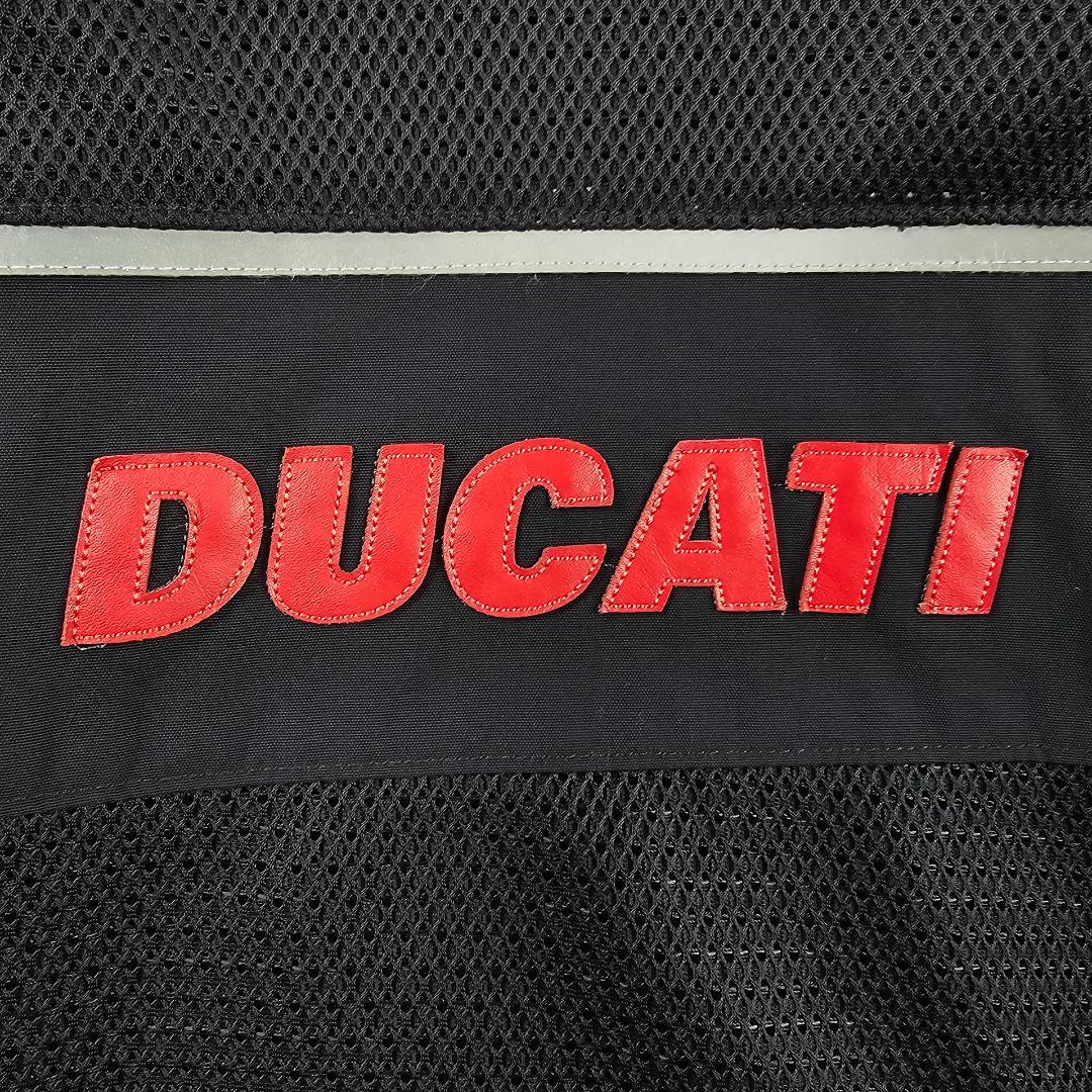 【美品】DUCATI　52　ライダースジャケット　プロテクター　ライナー付　黒