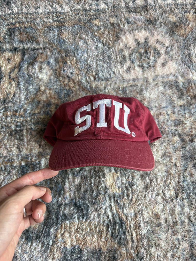 帽子 stussy STU ARCH STRAPBACK CAP (Brick)
