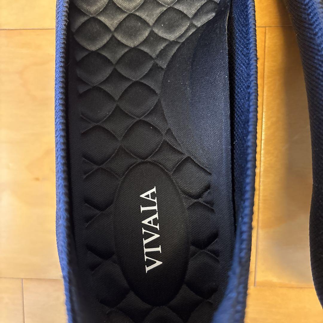 VIVAIA ブラックポインテッドトゥパンプス