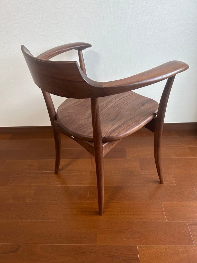 飛騨産業 クレセントアームチェア 飛騨家具 ダイニングチェア カリモク柏木工 MARWIL-DEMENAGEMENTS_CH