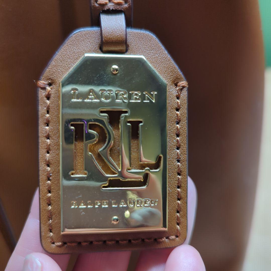 LAUREN